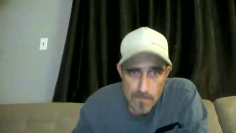 Snapshot of fouraide42 chatting on 12-19-25, 04:30 fouraide42 online show from 12-19-25, 04:30