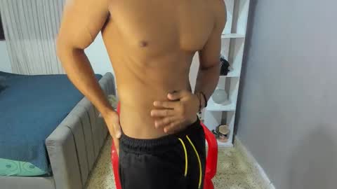 Snapshot of fox_evans chatting on 09-09-25, 08:19 Fox online show from 09-09-25, 08:19