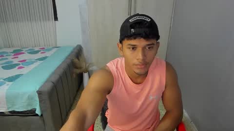 Snapshot of fox_evans chatting on 10-15-25, 07:14 Fox online show from 10-15-25, 07:14