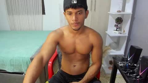 Snapshot of fox_evans chatting on 10-22-25, 07:57 Fox online show from 10-22-25, 07:57