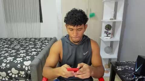 Snapshot of fox_evans chatting on 10-30-25, 04:47 Fox online show from 10-30-25, 04:47