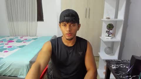 Snapshot of fox_evans chatting on 11-08-25, 06:24 Fox online show from 11-08-25, 06:24