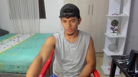 Snapshot of fox_evans chatting on 11-13-25, 06:01 Fox online show from 11-13-25, 06:01