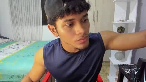 Snapshot of fox_evans chatting on 11-14-25, 06:45 Fox online show from 11-14-25, 06:45