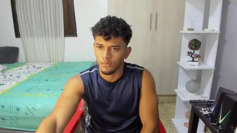 Snapshot of fox_evans chatting on 11-18-25, 07:18 Fox online show from 11-18-25, 07:18