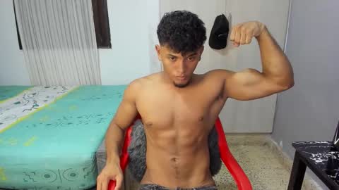 Snapshot of fox_evans chatting on 12-03-25, 07:56 Fox online show from 12-03-25, 07:56