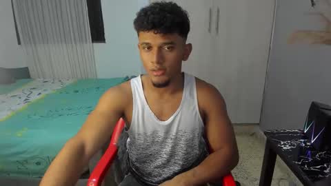 Snapshot of fox_evans chatting on 12-04-25, 11:13 Fox online show from 12-04-25, 11:13