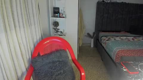 Snapshot of fox_evans chatting on 12-15-25, 07:23 Fox online show from 12-15-25, 07:23