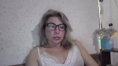 fox_red_lady7 online show from 01-13-26, 08:36