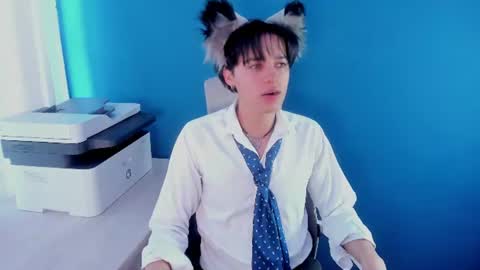 Snapshot of fox_white_ chatting on 07-23-26, 06:17 . FOX WHITE . online show from 07-23-26, 06:17