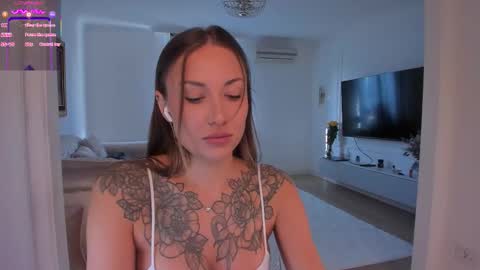 Snapshot of foxe_sailey chatting on 12-02-25, 11:15 Fox love you online show from 12-02-25, 11:15