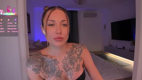 Snapshot of foxe_sailey chatting on 12-05-25, 10:02 Fox love you online show from 12-05-25, 10:02