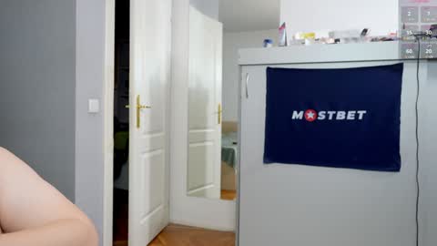 Snapshot of foxeslovefoxes chatting on 12-06-24, 02:49 CUSTOM PHOTOS AND VIDEOS - online show from 12-06-24, 02:49