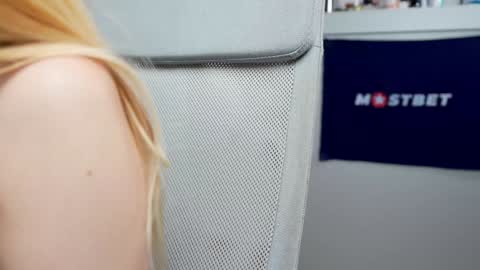 Snapshot of foxeslovefoxes chatting on 01-11-25, 05:29 CUSTOM PHOTOS AND VIDEOS - online show from 01-11-25, 05:29