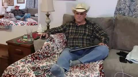 Hunter online show from 12-17-24, 03:17