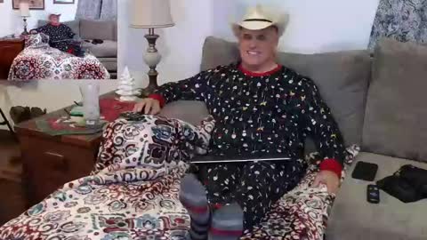 Hunter online show from 12-18-24, 03:37