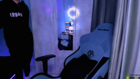 Foxicfu online show from 03-06-25, 03:13