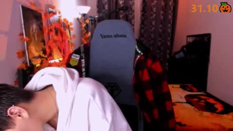 Foxicfu online show from 10-27-25, 05:39