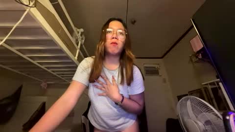 Snapshot of foxieeealona chatting on 04-30-26, 10:03 Alicia Baby online show from 04-30-26, 10:03