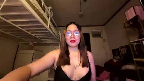 Snapshot of foxieeealona chatting on 05-09-26, 06:51 Alicia Baby online show from 05-09-26, 06:51