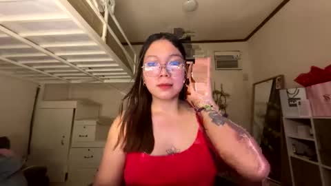 Snapshot of foxieeealona chatting on 05-16-26, 06:32 Alicia Baby online show from 05-16-26, 06:32