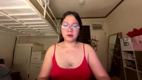 Snapshot of foxieeealona chatting on 05-16-26, 06:43 Alicia Baby online show from 05-16-26, 06:43