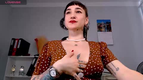 Snapshot of foxrinehelen chatting on 03-03-25, 12:58 Helen - My streams are Monday - Friday at 8 AM NY time online show from 03-03-25, 12:58