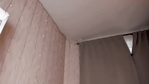 Snapshot of foxxxy__lady chatting on 12-15-24, 05:02 Kris online show from 12-15-24, 05:02