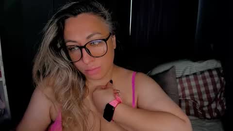 Snapshot of foxxxy__lady chatting on 10-14-25, 01:17 Kris online show from 10-14-25, 01:17