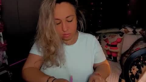 Snapshot of foxxxy__lady chatting on 12-15-25, 01:10 Kris online show from 12-15-25, 01:10