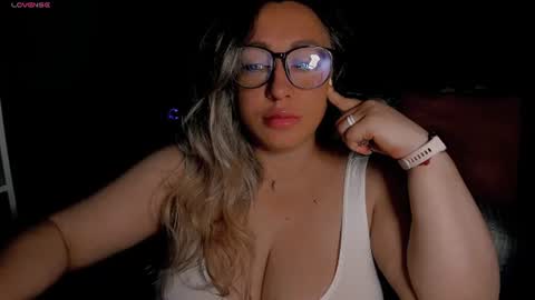 Snapshot of foxxxy__lady chatting on 06-15-26, 01:19 Kris online show from 06-15-26, 01:19
