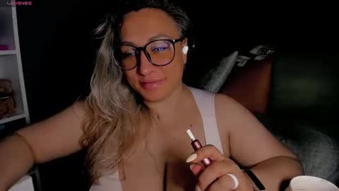 Snapshot of foxxxy__lady chatting on 06-20-26, 02:36 Kris online show from 06-20-26, 02:36