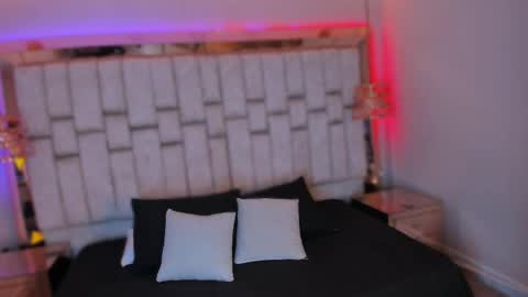 fox with 3 xs  online show from 04-04-26, 08:06