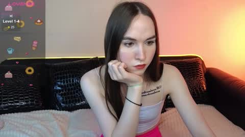 Snapshot of foxxy_girl_ chatting on 09-27-25, 05:40 andice online show from 09-27-25, 05:40