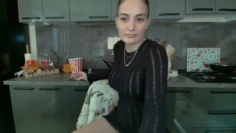 Snapshot of foxxyanna chatting on 09-15-25, 06:46 Ana online show from 09-15-25, 06:46