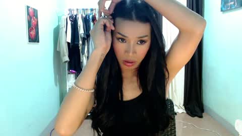 Snapshot of foxxygirly_ chatting on 06-24-26, 12:04 Eva Violet online show from 06-24-26, 12:04