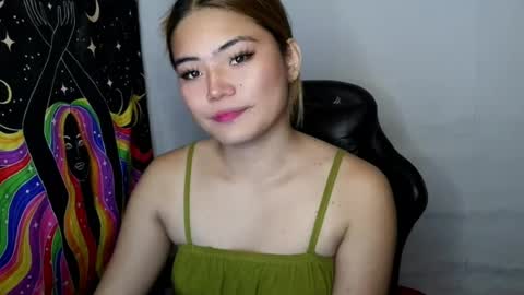Snapshot of foxxypennyx chatting on 07-30-26, 08:08 Cheska online show from 07-30-26, 08:08