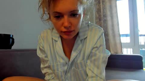 Foxy online show from 05-19-26, 01:56