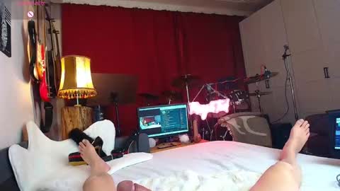 Snapshot of foxyandted chatting on 10-08-25, 03:53 FoxyandTed online show from 10-08-25, 03:53