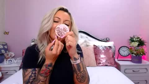 Snapshot of foxyclarisee chatting on 05-12-26, 05:43 Clarisee online show from 05-12-26, 05:43