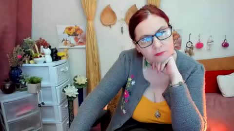 Snapshot of foxydesiree chatting on 12-18-24, 01:56 foxydesiree online show from 12-18-24, 01:56