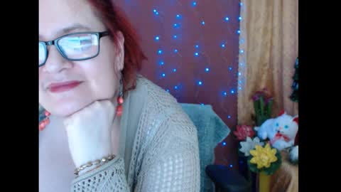 Snapshot of foxydesiree chatting on 12-19-25, 04:25 foxydesiree online show from 12-19-25, 04:25