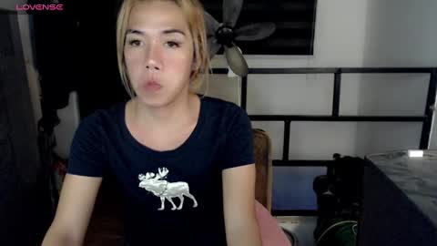 Snapshot of foxyinnocentstar chatting on 03-10-25, 04:03 jenny online show from 03-10-25, 04:03