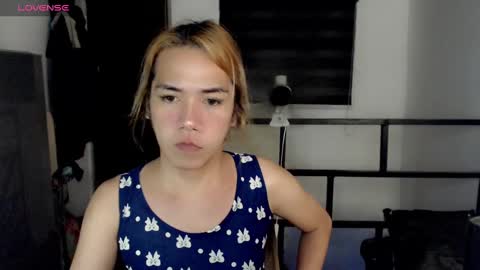 Snapshot of foxyinnocentstar chatting on 03-12-25, 03:51 jenny online show from 03-12-25, 03:51