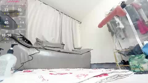 yiyi online show from 02-24-26, 11:52