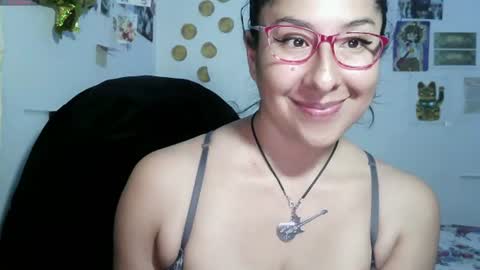 Snapshot of foxymalish chatting on 06-29-26, 06:30 Malishka online show from 06-29-26, 06:30