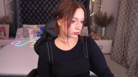 Maya online show from 09-19-25, 01:12