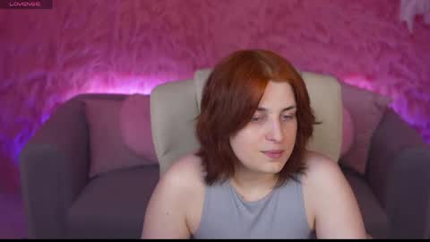 Snapshot of foxyrayy chatting on 04-25-26, 06:38 F O X online show from 04-25-26, 06:38