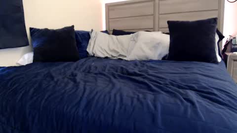 Snapshot of fragilemasochist chatting on 12-05-24, 06:44 Angel online show from 12-05-24, 06:44