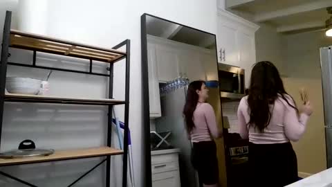 Snapshot of fragilemasochist chatting on 09-25-25, 03:27 Angel online show from 09-25-25, 03:27